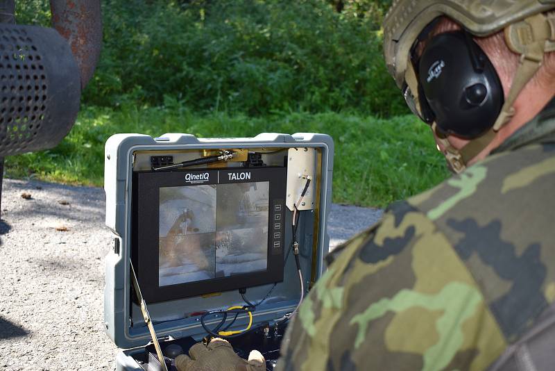 V rámci soustředěného výcviku EOD skupin pod názvem Minigator 2020 se cvičili v likvidaci improvizovaných nástražných výbušných systémů.