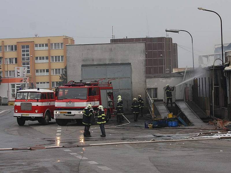 V Táboře lehla popelem hala Comettu Plus