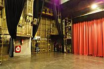 Divadlo Oskara Nedbala v Táboře čeká rekonstrukce jevištních technologií.