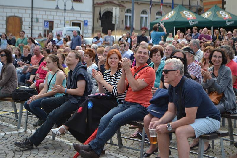 Bohemia Jazz Fest v neděli zaplnil Žižkovo náměstí.