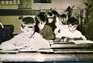 Základní škola ve Svinech v 70. letech 20. století.