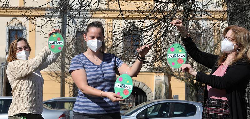 Místní ve Veselí nad Lužnicí mohli ozdobit lípu svobody a kochat se obřími dekoracemi.