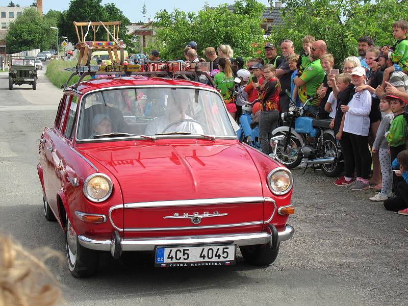 Sraz veteránů ve Slapech u Tábora v roce 2019.