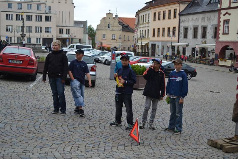 Do táborského gotického sálu dorazilo plátno Václava Brožíka Jan Hus před koncilem Kostnickým. 