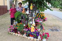 Ve Veselí nad Lužnicí a okolních vesnicích se lidé účastní už 6. ročníku soutěže o nejkrásnější veselé kolo. Letos byla rozšířena o jakoukoliv květinovou dekoraci.