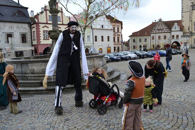 Děti si užily den plný pohádek, který začal kostýmovaným průvodem z Žižkova náměstí.