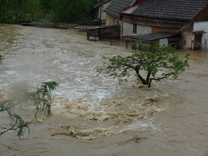 Povodně v Zárybničné Lhotě