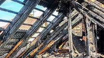 V požáru byla předběžně vyčíslená škoda tři a půl milionu korun.