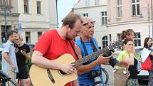 Na demonstraci proti Andreji Babišovi dorazily na táborské Žižkovo náměstí přibližně necelé čtyři stovky lidí.