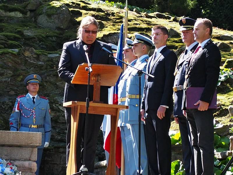 Lidé se poklonili památce prezidenta Edvarda Beneše