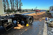 Úklid po dopravní nehodě na dálnici D3 u Plané nad Lužnicí, která se stala 19. ledna.