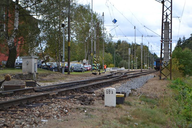 Nehoda na železničním přejezdu v Roudné u Soběslavi v roce 2017.