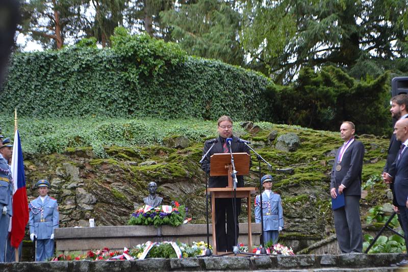 Výročí 70 let od úmrtí druhého československého prezidenta Edvarda Beneše připomenul pietní akt v Sezimově Ústí.