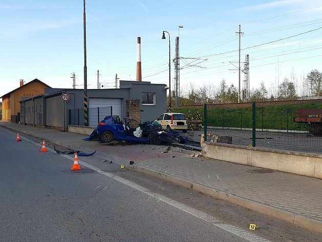 Tragická dopravní nehoda se stala na okraji Veselí nad Lužnicí. Foto: PČR