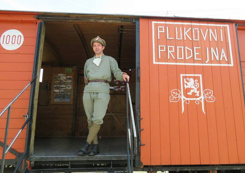 Putovní muzeum od Československé obce legionářské je věrnou replikou legionářského vlaku z období let 1918–1920. Legiovlak poprvé zavítal i do Bechyně a zůstane do neděle 20. června.