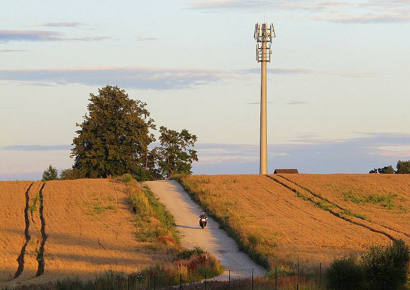 Historická lokomotiva 475.111 vyrobená firmou Škoda Plzeň v roce 1947 měla na Táborsku důležitý úkol, společně s týmem vědeckých pracovníků z pražské ČVUT a mladší kolegyní zajišťovala testy dvou estakád na nové přeložce IV. koridoru.