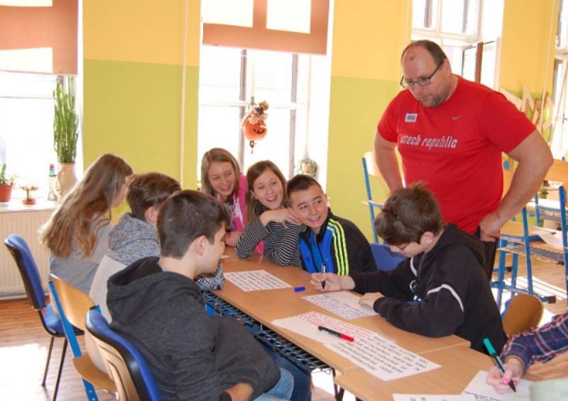 Základní škola Františka Křižíka hostila projektové setkání Erasmus+ spojené s výměnným pobytem žáků.