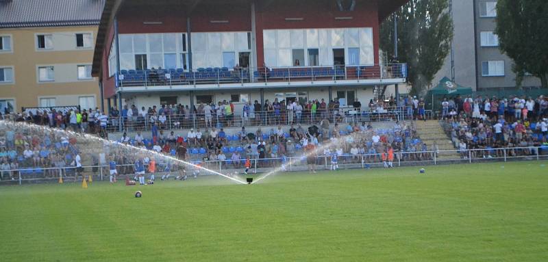 Druholigová premiéra na novém stadionu na "Kvapilce".