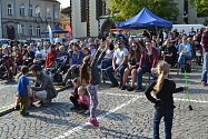 Na táborském Žižkově náměstí v sobotu odpoledne vystoupilo Trio Merta, Hrubý & Fencl společně s folk-rockovou skupinou Hromosvod.