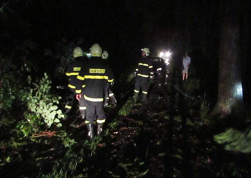 Ve středu 29. června byla v pohotovosti i většina jednotek dobrovolných hasičů. Při zásahu jsme zachytili SDH Lžín v Soběslavi a SDH Košice v Doubí u Tábora.