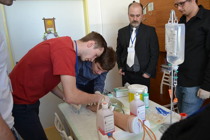 V táborské nemocnici soutěží  studenti lékařských fakult o titul Medik roku.