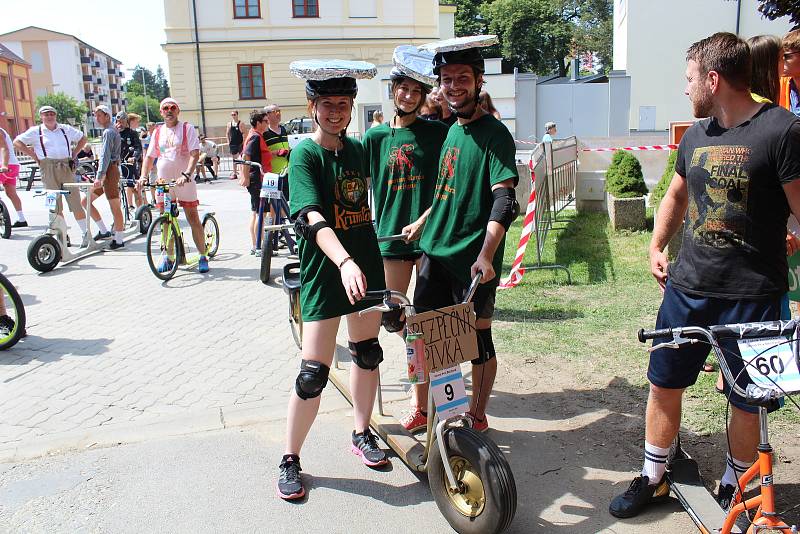 Bechyni v sobotu ovládly koloběžky. Konal se v ní totiž již 49. ročník koloběžkové Grand Prix Bechyně.