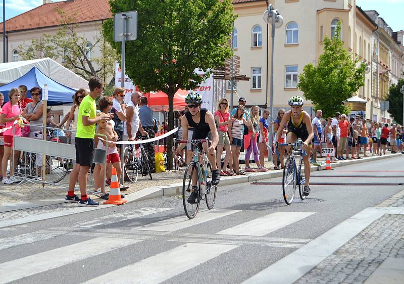 Žákovské závody na Táborském triatlonu.