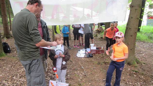 Dětská liga Táborska tuto sobotu pořádala již třetí ročník orientačního závodu v lese kolem Plánských pískoven.