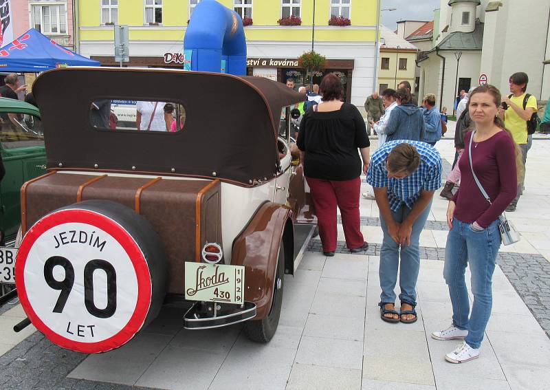 V sobotu 14. září vyjely veterány  ze Soběslavi na zámek do Pacova, cestou posádky plnily vědomostní i znalostní úkoly.