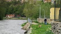 Řeka Lužnice v Plané nad Lužnicí a v Táboře v neděli 16. května.