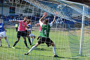 BRANKÁŘ Táborska Lukáš Novák kapituloval v utkání s Čížovou pětkrát. Kanonýr Čížové Martin Jirouš překonal táborského gólmana hned třikrát. Poprvé skóroval ve 20. minutě, čistý hattrick zkompletoval v 63. minutě.