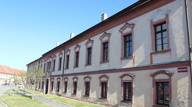 Mezi památky, které marně hledají nového majitele, patří i zámek v Načeradci na pomezí Táborska a Benešovska.