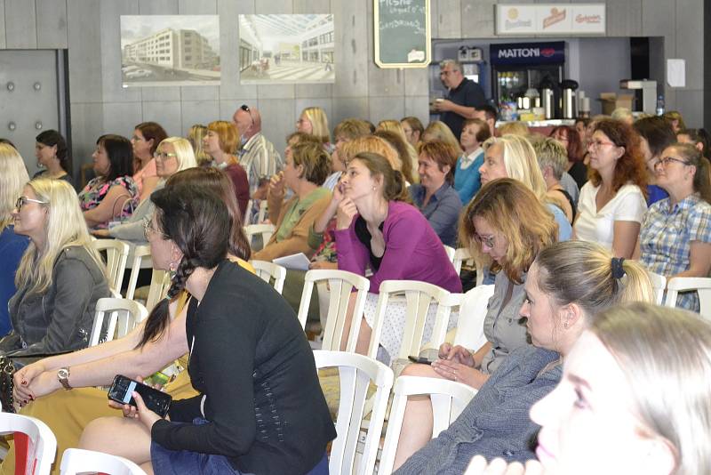 Sociální pracovníci z celé republiky se sjeli do Tábora na konferenci.