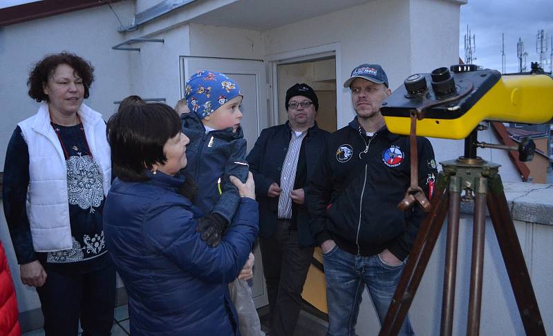 Na Štěpána bylo na táborské hvězdárně mimořádně rušno, i přesto, že se očekávaná komenta PanSTARRS ukryla za clonu mraků.