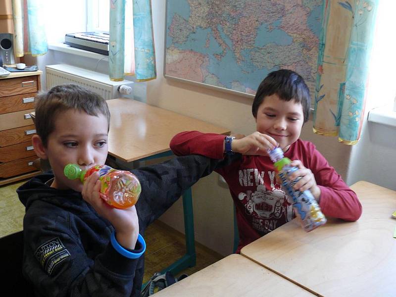 S dětmi ze Základní školy ve Slapech tentokrát na téma řidiči kontra chodci