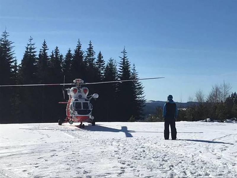 Dvoumotorový Sokol posílají dispečeři tísňové linky 155 v kraji nejčastěji na Šumavu k vážně zraněným. Nejčastějším cílem pacientů je traumacentrum v Nemocnici České Budějovice.