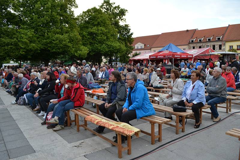 V sobotu se sešli příznivci dechovky na prvním dni 23. ročníku mezinárodního festivalu dechových hudeb Kubešova Soběslav.