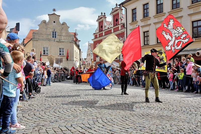 Táborská setkání 2019 - slavnostní průvod.