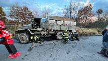 Profesionální hasiči z Tábora zasahovali u kuriózní nehody u Turovce v pátek 17. listopadu odpoledne. Foto: archiv HZS JčK