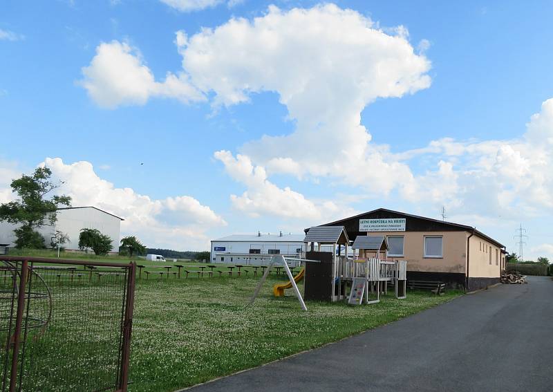 Košice se nachází nedaleko Soběslavi v jihočeském kraji. Historie obce sahá až do 13. století. Obec se skládá za tří místních částí Košice, Doubí a Borek.