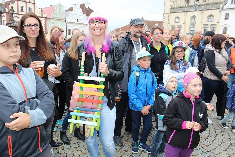 Fokus v sobotu podpořili dobrovolní dárci i kapela Peshata.