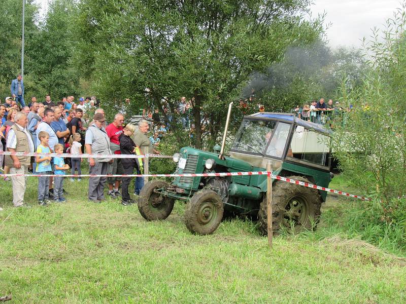 Za mostem v Dráchově se konal v sobotu 17. srpna již 8. ročník traktoriády.