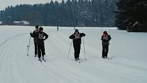 ZÁVOD. Na trať amatérského běžkařského závodu se postavilo přes 120 lyžařů