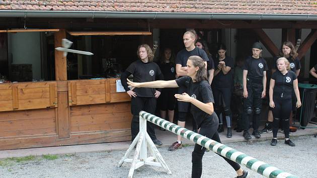 Účastníky workshopu, kteří si vyzkoušeli šerm či jízdu na koni, školil Petr Nůsek