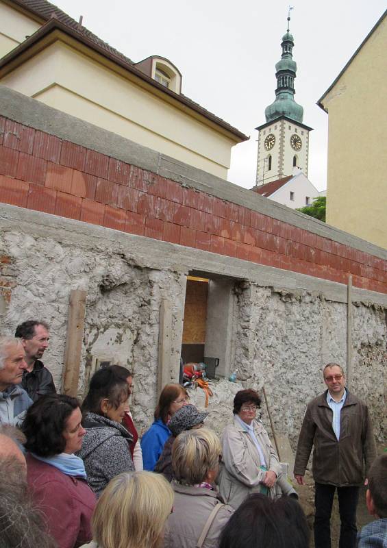 O nálezech archeologů nejen v Táboře pohovořil vedoucí archeologického oddělení Husitského muzea František Janda s archeologem Jiřím Bumerlem.