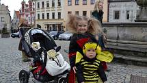 Děti si užily den plný pohádek, který začal kostýmovaným průvodem z Žižkova náměstí.