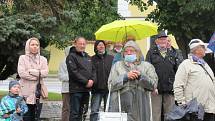 V pondělí 28. září byl po půl 12 dopoledne na věž kostela sv. Václava v Plané nad Lužnicí jeřábem vyzdvižen a zavěšen stejnojmenný zvon z dílny myslkovického mistra zvonaře Michala Votruby. Týž den odpoledne začal plnit svůj účel.