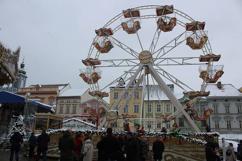 Adventní trhy začaly. Trhovci si užívají návrat po vynucené covidové pauze.