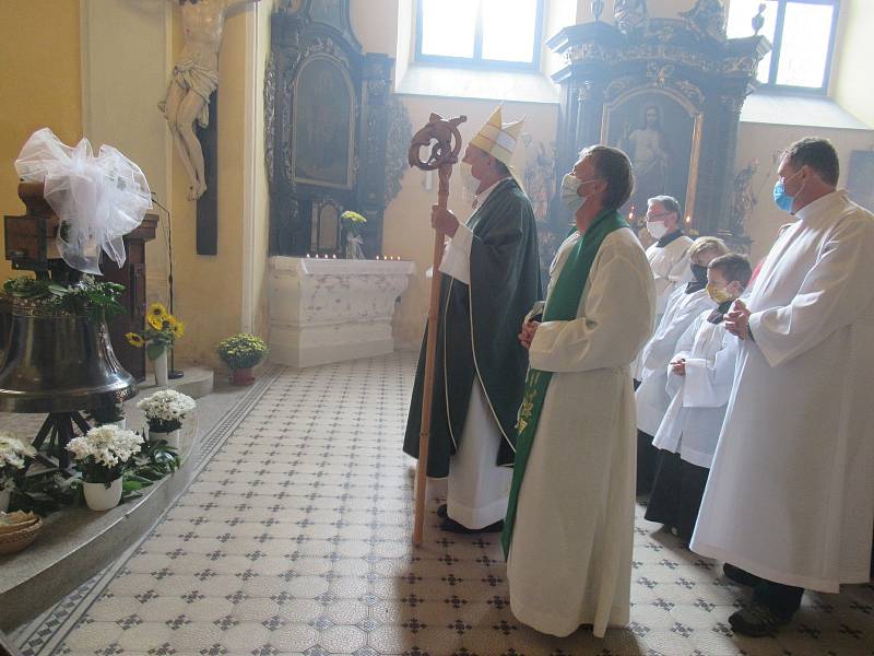 Planá nad Lužnicí se dočkala po letech satisfakce, kostel zasvěcený svatému Václavovi bude mít stejnojmenný zvon. V neděli 27. září ho posvětil pomocný biskup českobudějovický Pavel Posád.