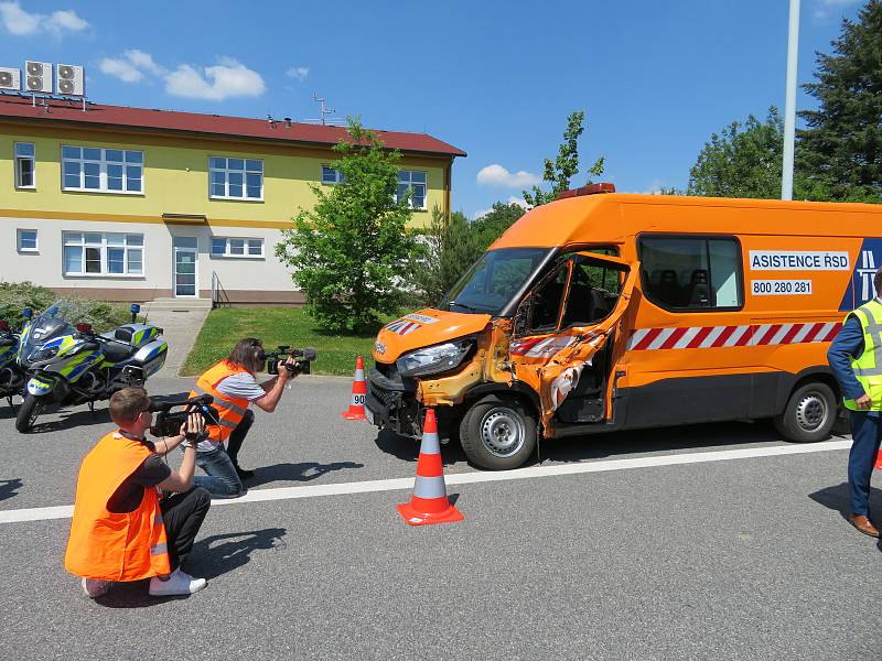 Společná akce Ředitelství silnic a dálnic (ŘSD) a dopravní policie v Chotovinách na Táborsku.